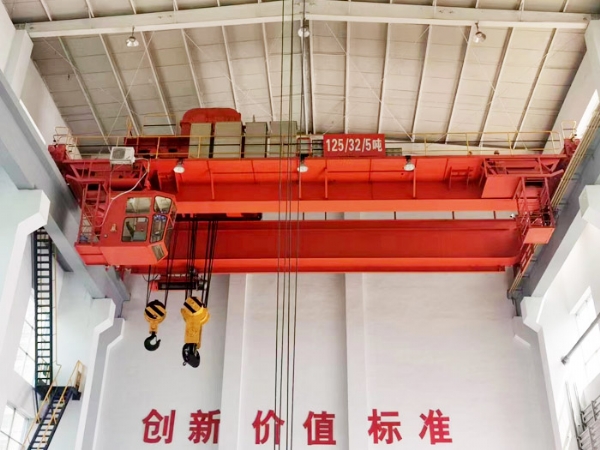 QD型雙梁橋式起重機(jī)
